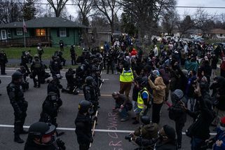 Minnesotou zmítají nepokoje. Policisté zastřelili černocha, zřejmě omylem - Seznam Zprávy